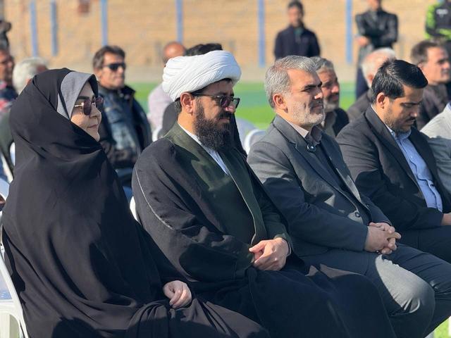بهره‌برداری از ۳ زمین چمن مصنوعی شهری و روستایی شهرستان مه ولات با اعتبار ۱۵ میلیارد تومان به همت زنگنه