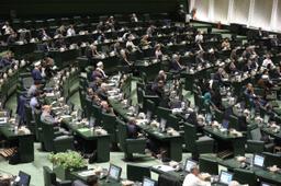 بیانیه ۲۴۱ نماینده درباره سهمیه سوخت به کارتهای بانکی