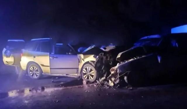 تصادف زنجیرهای در بزرگراه قم - تهران/ ۱۱ مصدوم