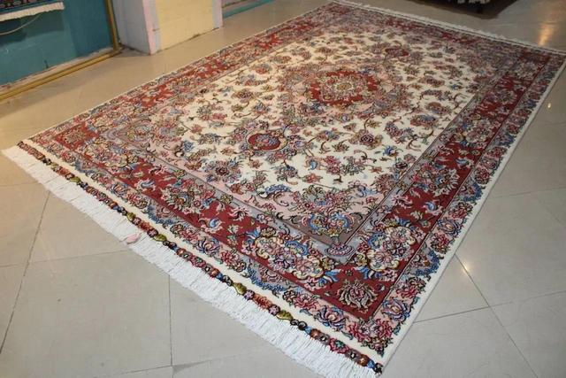 کاهش چشمگیر صادرات فرش؛ تحقق هدف سالانه ۴۰ میلیون دلار بعید است