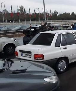 تصادف زنجیره‌ای در اتوبان قم ـ تهران با ۱۱ مصدوم