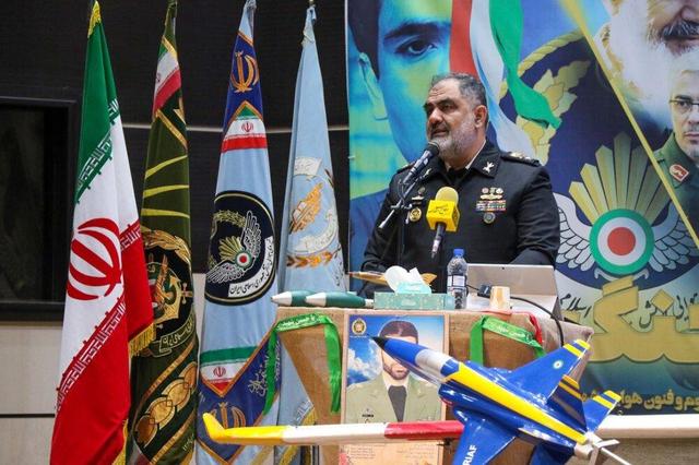 فرمانده نیروی دریایی ارتش: از منافع دریایی به نفع منافع ملی خود استفاده می کنیم