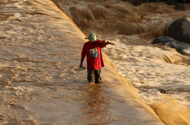 تلفات سیلاب‌های ویرانگر در جنوب شرق آسیا از ۶۰۰ نفر گذشت+فیلم