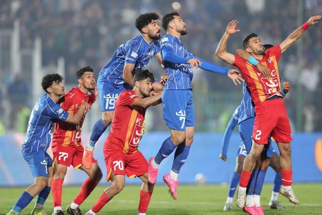 پاسخ مدافع لیگ برتری به سردار آزمون؛ بازیکن گمنامی بود که با کیروش به تیم ملی رسید!