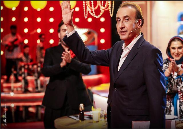 هنوز هم شب‌ها خواب گویندگی خبر را می‌بینم| قرار است از زندگی‌ام فیلم بسازند