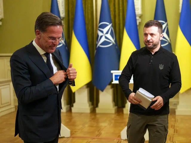 روایت «لنسکی» از رایزنی خود با دبیرکل ناتو