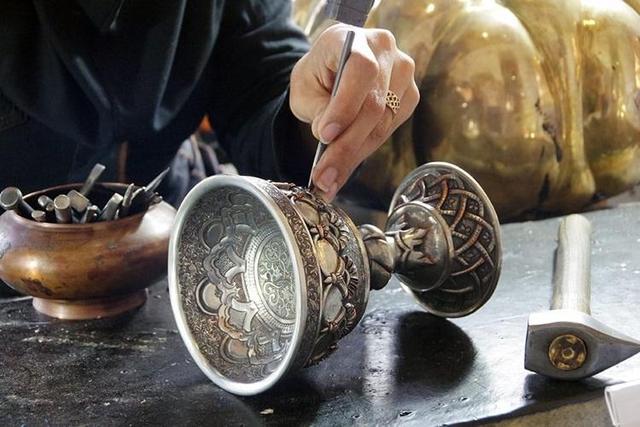 از ورق مس تا اشتغال پایدار؛ روایتی از آموزش و تولید صنایع‌دستی