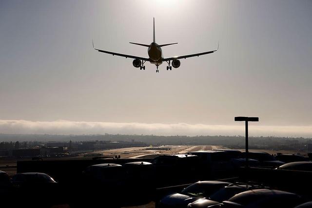 هرج‌ومرج در فرودگاه‌های جهان؛ دلیل توقف پرواز هزاران هواپیما چیست؟