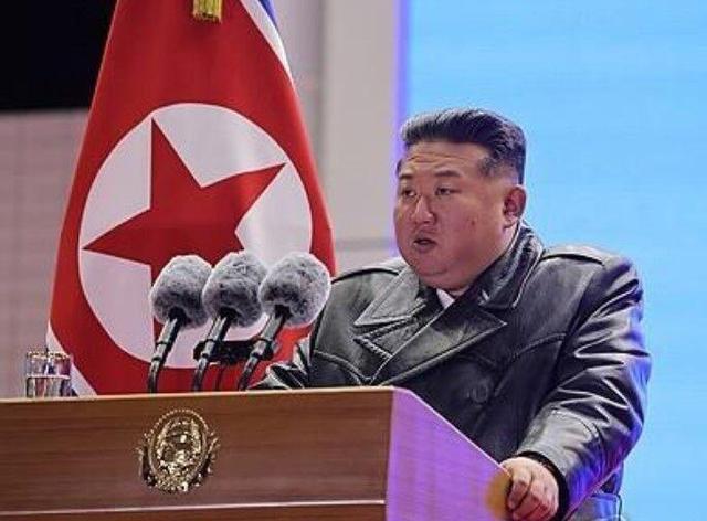 تأکید «کیم جونگ اون» بر نقش نیروی هوایی در بازدارندگی هسته‌ای