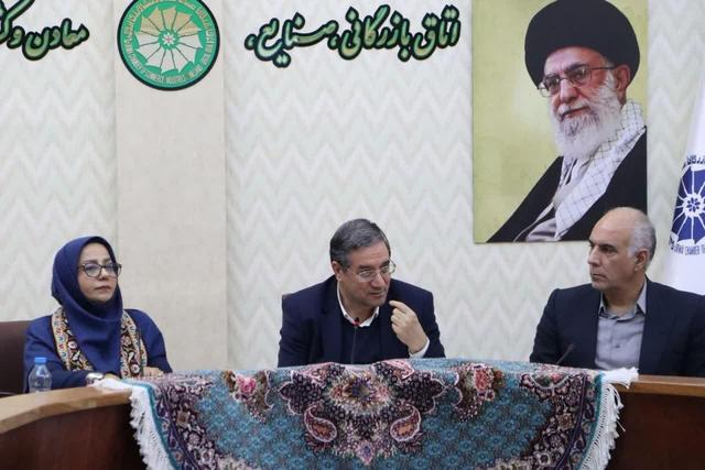 استاندار: زمانِ بازگشت فرش ایرانی به قله صادرات فرا رسیده است