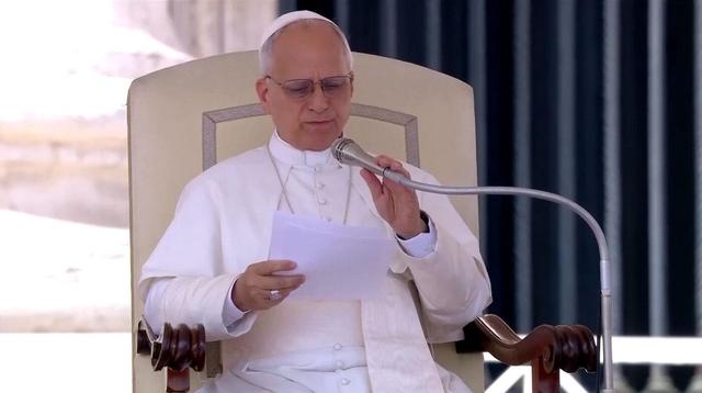 حرکت عجیب رهبر کاتولیک‌های جهان در مسجد آبی استانبول +ویدیو