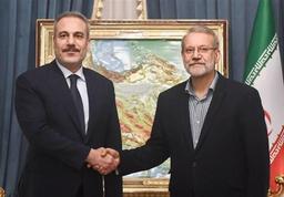 دعوت رسمی وزیر خارجه ترکیه از علی لاریجانی برای سفر به آنکارا