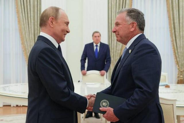 ویتکاف فردا با پوتین دیدار می‌کند