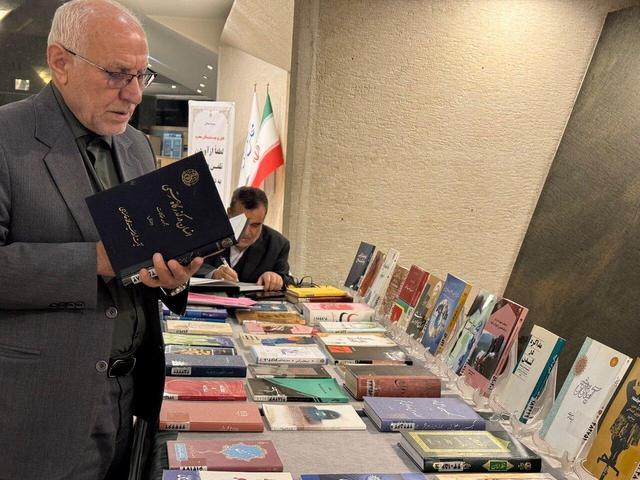 برپایی نمایشگاه «قلم‌های ماندگار» در مجلس