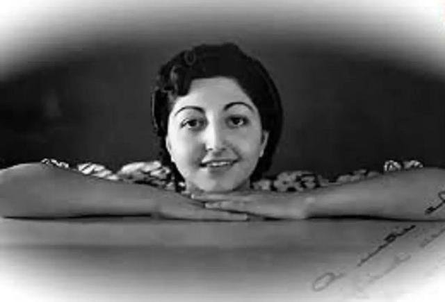 سفر زمان؛ «ملک ایرج و شیرین» فرزندان همایون‌دخت و نوه‌های احمدشاه قاجار در اروپا (عکس)