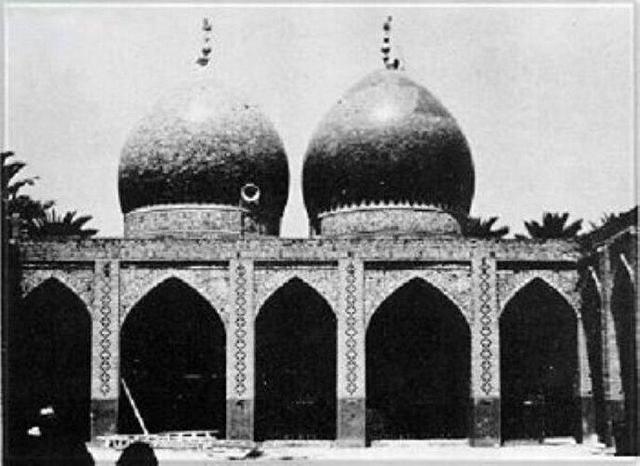 خاطرات ناصرالدین‌شاه: متولی مقبره طفلان مسلم شخصی است بسیار فضول