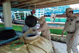 توقیف لنج حامل ۸۰ هزار لیتر سوخت قاچاق در کیش