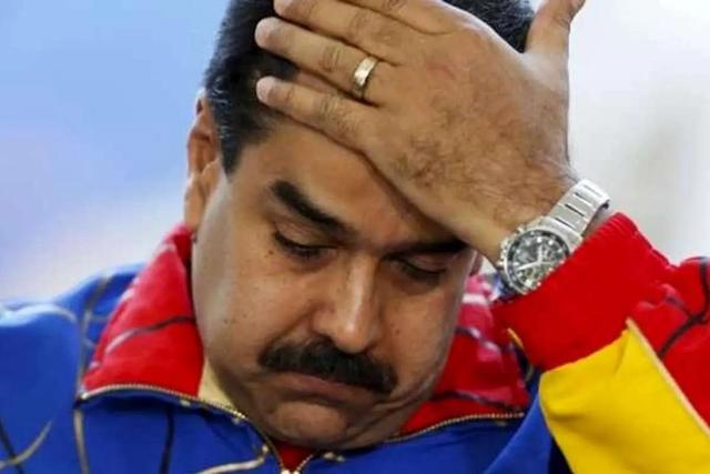 سی‌ان‌ان: مادورو برای کناره گیری ۱۸ ماه فرصت می خواهد / کاخ سفید: نه خیر، همین الان!