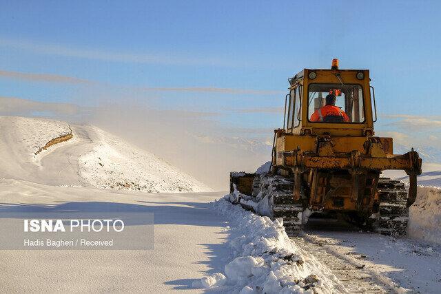 آماده‌باش کامل نیروهای راهداری تویسرکان در آستانه بارش‌های زمستانی