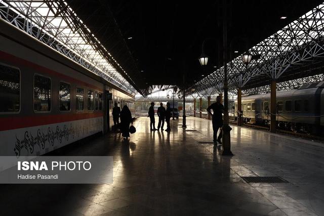 بررسی عوامل موثر بر ماندگاری زائر در مشهد؛ از جاذبه‌های گردشگری تا فرهنگ میزبانی