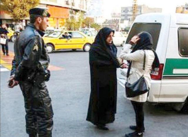 ببینید | نماینده مجلس: باید از بدحجاب‌ها عکس گرفته شود تا شناسایی شوند و ...