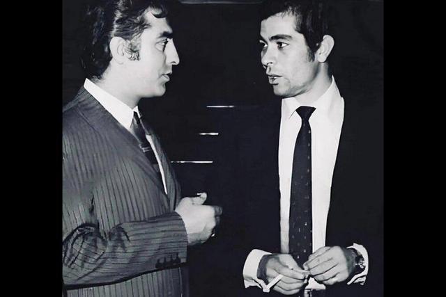 بهروز وثوقی مدت زیادی با اشرف پهلوی بود و با دربار ارتباط داشت