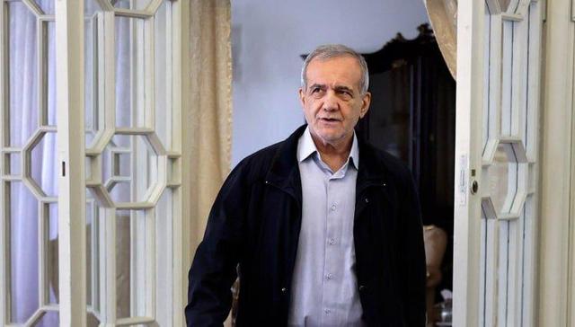 عیادت پزشکیان از سقاب اصفهانی در پی تصادف منجر به فوت خانواده وی