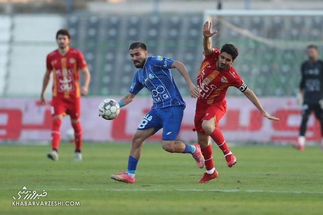 تکلیف مهران احمدی برای دربی تقریباً روشن شد/ هافبک استقلال هم مثل منیر رفتار کرد