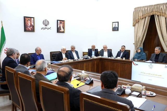 عارف: ۷۸۵۰ مگاوات ظرفیت برق تجدیدپذیر در حال ایجاد است