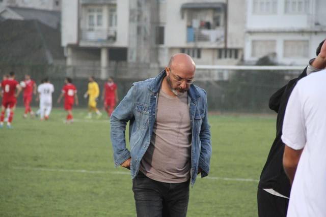 «فرشاد کرمی» از هدایت تیم فوتبال شهرداری آستارا کناره‌گیری کرد