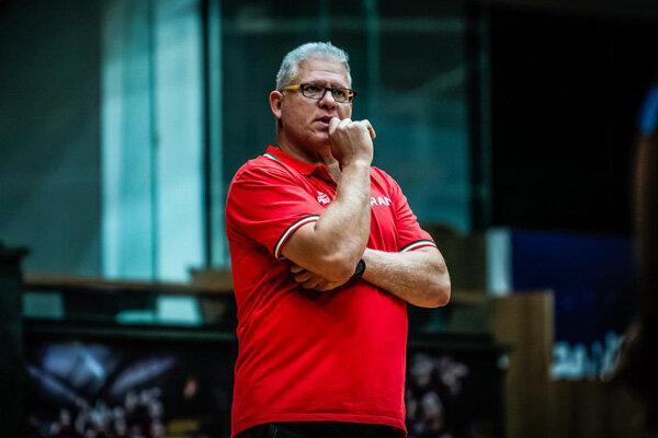 بازگشت سرمربی تیم ملی بسکتبال به ایران برای نشست ویژه با داوری