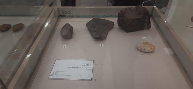 حضور فعال اداره‌کل میراث‌فرهنگی خراسان جنوبی در نمایشگاه پژوهش/ نمایش ابزار سنگی ۵۰۰ هزارساله در بیرجند