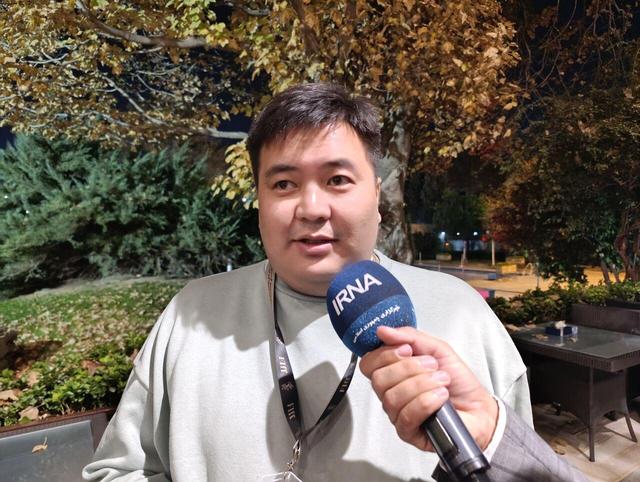 مدیر جشنواره بیشکک قرقیزستان: سینمای ایران پس زمینه قوی دارد +فیلم