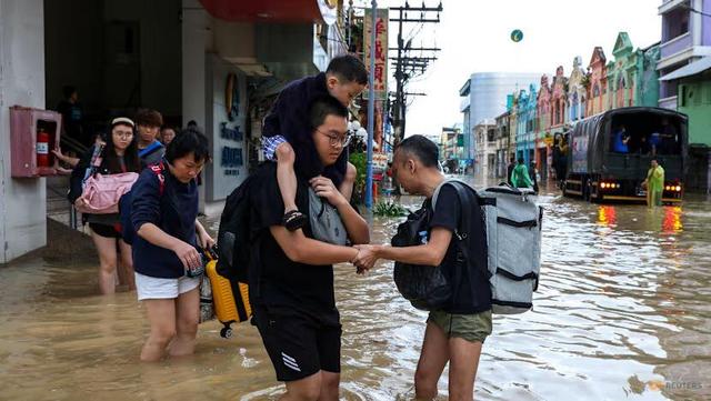سیلاب‌های ویرانگر جنوب شرق آسیا؛ شمار قربانیان به مرز ۱۰۰۰ نفر رسید