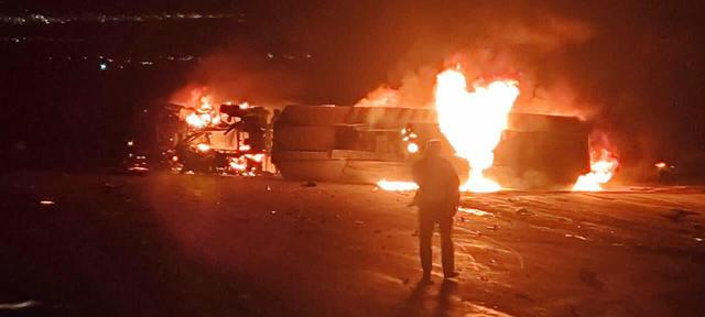 واژگونی تانکر حامل گازوئیل در محور شازند حادثه آفرید