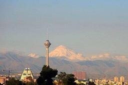 بارش اندک باران، هوای تهران را تمیز نکرد / شاخص آلودگی هوای پایتخت؛ ۱۶۵