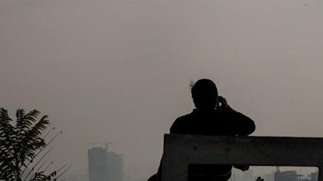 وضعیت هوای تهران همچنان قرمز؛ ذرات معلق دست از سر پایتخت بر نمی‌دارند