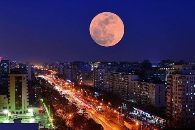 طلوع سومین اَبَرماه سال و همنشینی با سیاره سبز-آبی در سایه آلاینده‌های مزاحم هوا