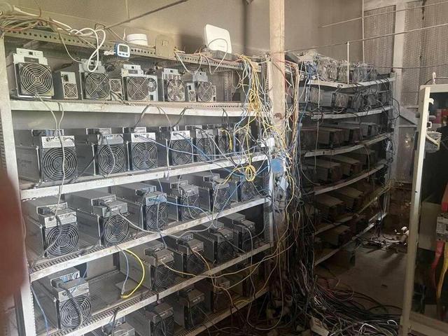 کشف١٩٣٧ دستگاه استخراج رمز ارز معادل مصرف ١٧ هزار خانه در تبریز