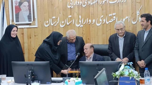 تقدیر ویژه مدیرکل کتابخانه های لرستان از پروفسور بهاروند