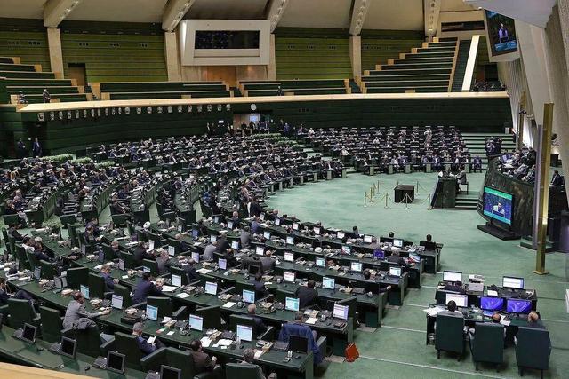 هر کدام از این ۵ استیضاح به جریان بیفتد رای می‌آورد