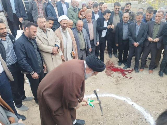 کلنگ احداث مسجد امام رضا(ع) مادوان به زمین زده شد