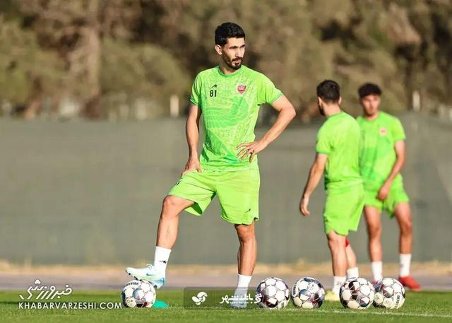 بازیکن گران‌قیمت پرسپولیس، دربی را از روی سکو می‌بیند!