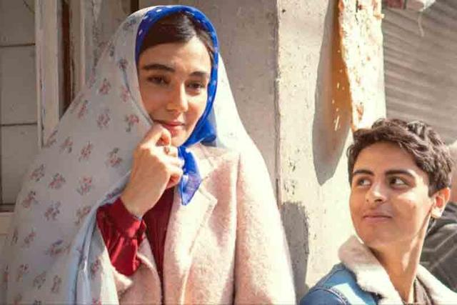 خبرنگاران قم به تماشای «بچه مردم» نشستند