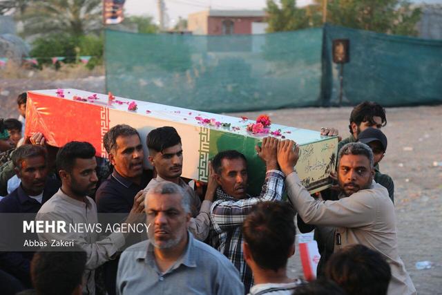 استقبال باشکوه مردم روستای مجتمع امام از پیکر شهید گمنام