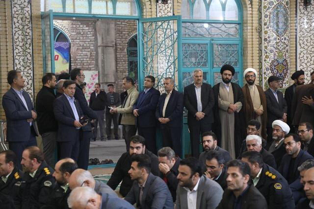 سنگ تمام مردم برای آقازاده واقعی