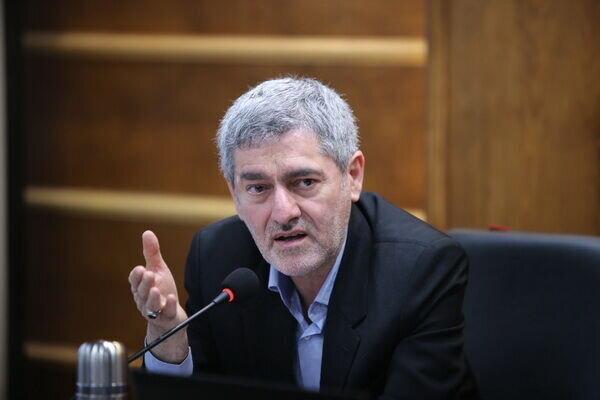 «تمرکززدایی» نباید صرفا به انتخاب یک استان جهت «گشت و گذار» تبدیل بشود/ امیدوارم طرح «سینمای شاعرانه» و تعیین «شیراز» به عنوان قطب این مدل از فیلم‌سازی موجب ایجاد خلسه در روحیه حماسی هنرمندان ما نشود