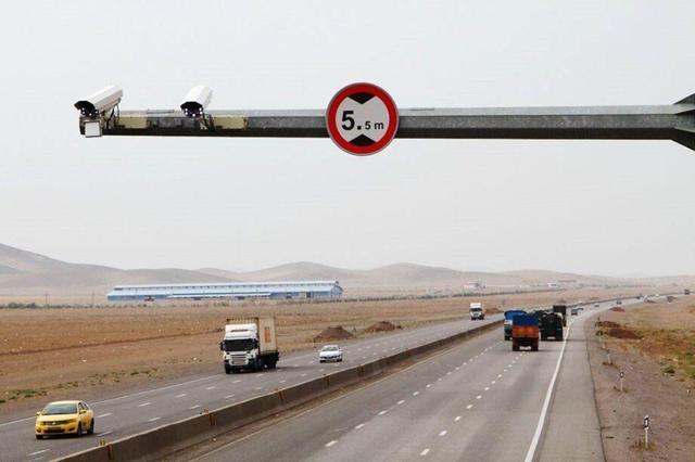 ۱۳۷ سامانه ردیاب و ۸۷ ترددشمار در شبکه راههای قم فعال است