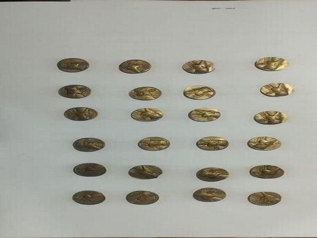 کشف ۷۴ سکه تاریخی در اسدآباد/ فروشنده اموال تاریخی دستگیر شد