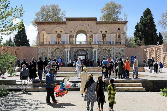 مرمت سردر باغ شاهزاده ماهان آغاز شد